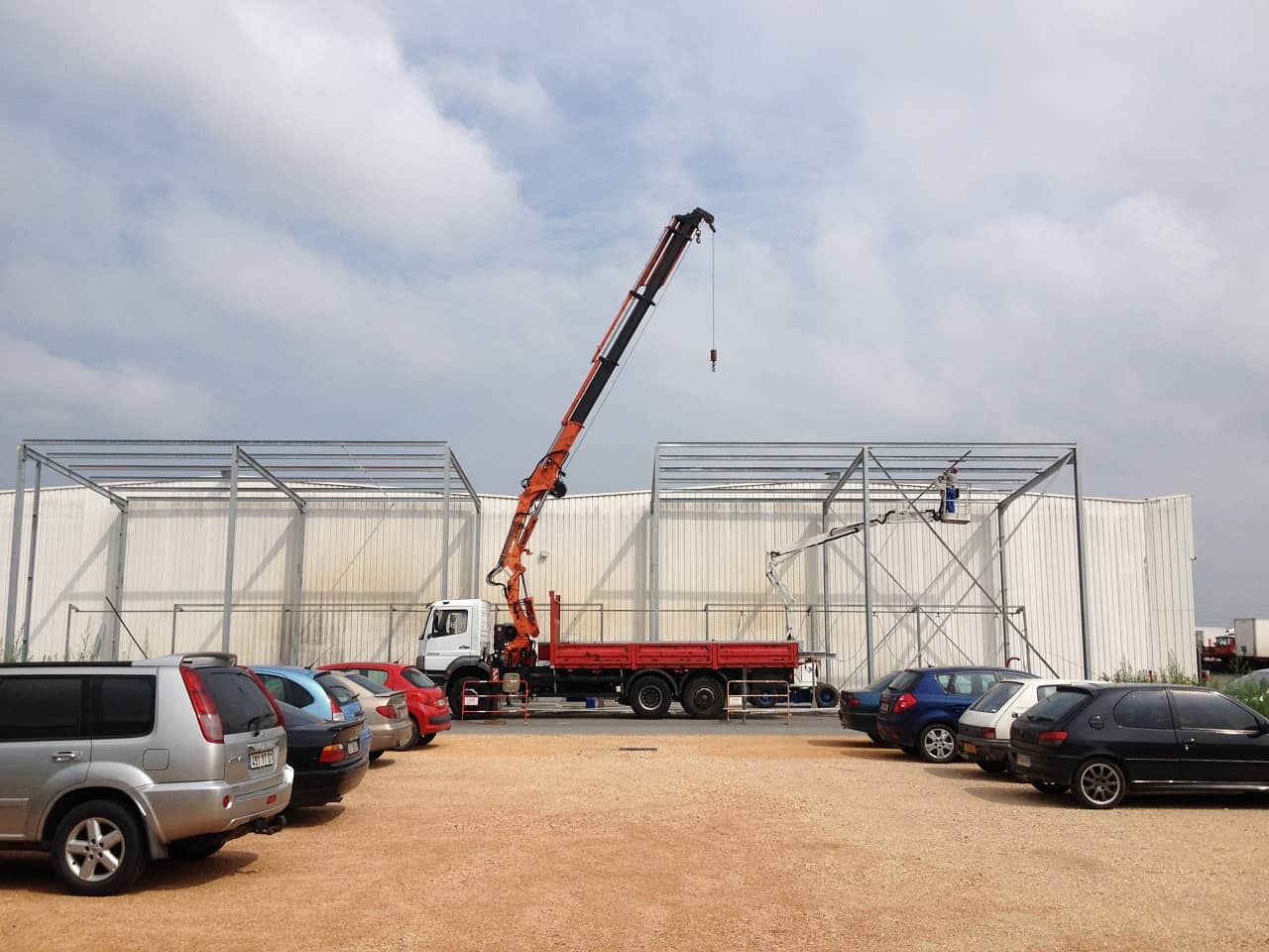 Levage charpente camion bras