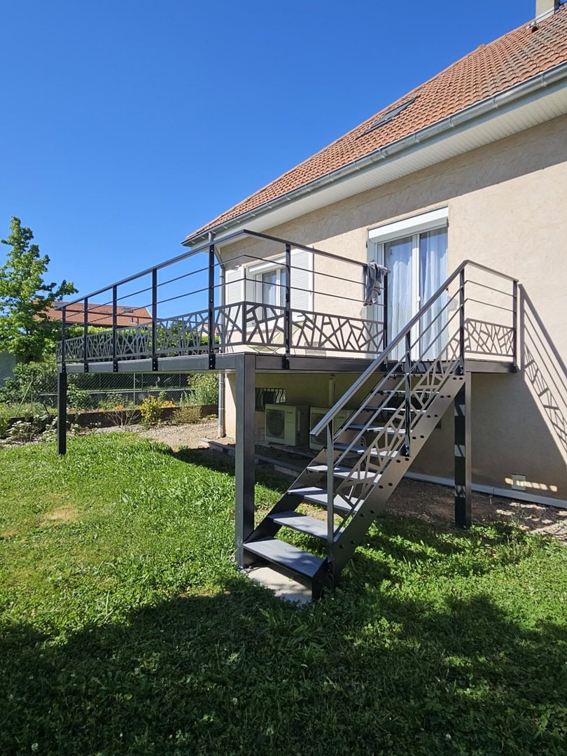 escalier métal terrasse